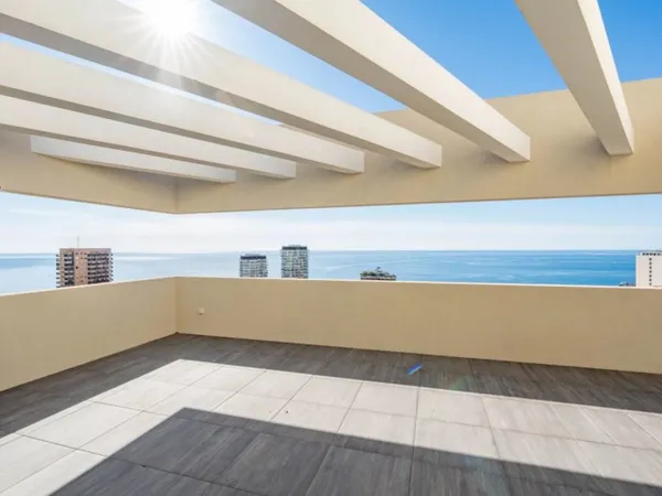 Penthouse neuf d'exception - 111 m² - Terrasse vue mer