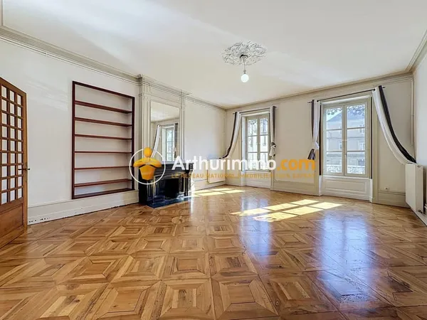 A LOUER - T3 de 125,50 m²