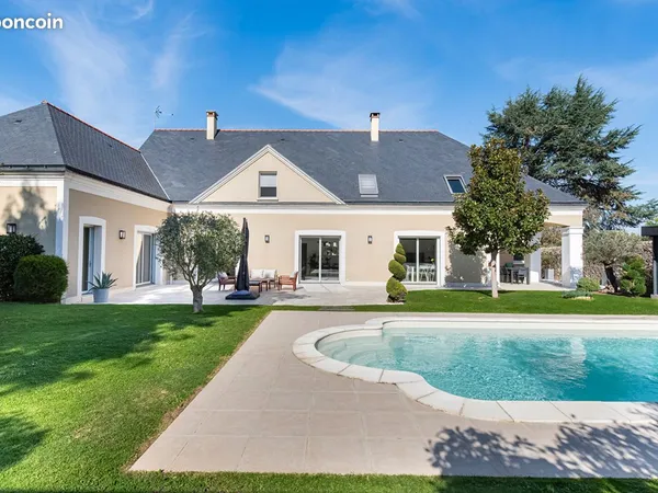 Maison 10 pièces 342 m²