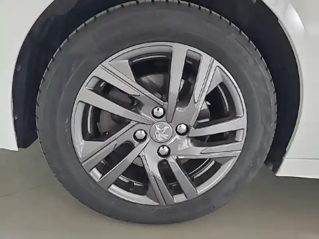 Peugeot 208 puretech 100 s&amp;s bvm6 — photo 32