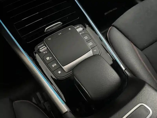 Mercedes Eqa 250+ amg line — photo 19