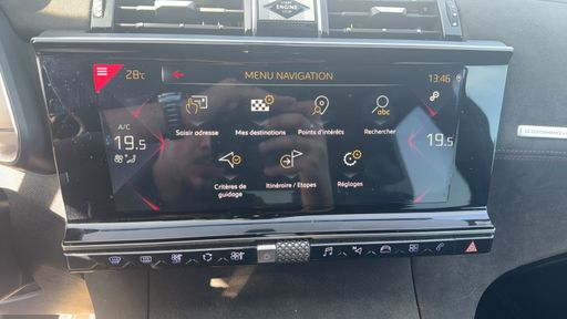 DS DS7 Crossback 1.5 BlueHDi 130 EAT8 - Performance Line Plus – 2022 – 85081 km – Diesel – Boîte Automatique — photo 25