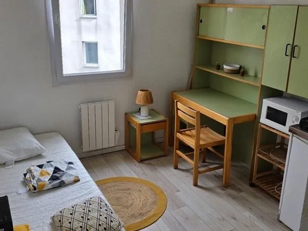 Charmant sstudio meuble dans la residence europe