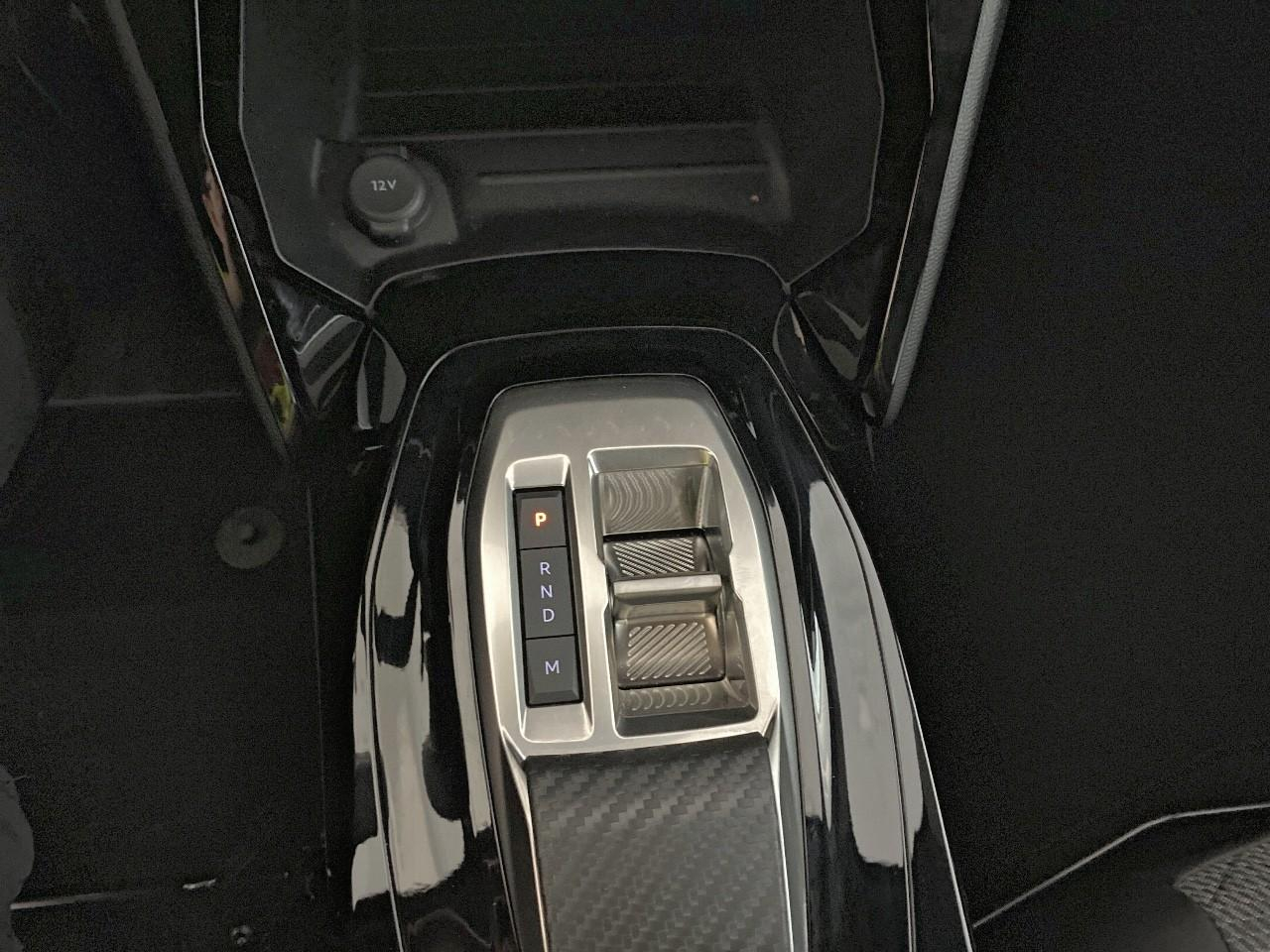 Peugeot 2008 hybrid 145 ch e-dcs6 allure — photo 15
