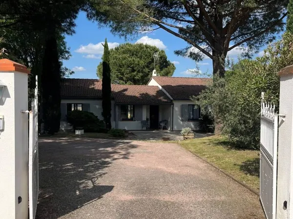 Maison de plain-pied 5 pièces 127 m²