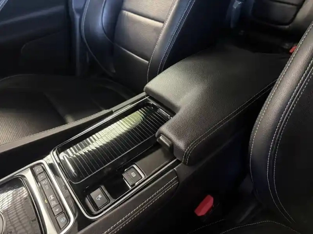 Jaguar F-Pace 2.0 d - 240 ch awd bva8 — photo 31