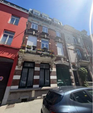Local professionnel entièrement rénové 35,11 M2 rue gantois Lille