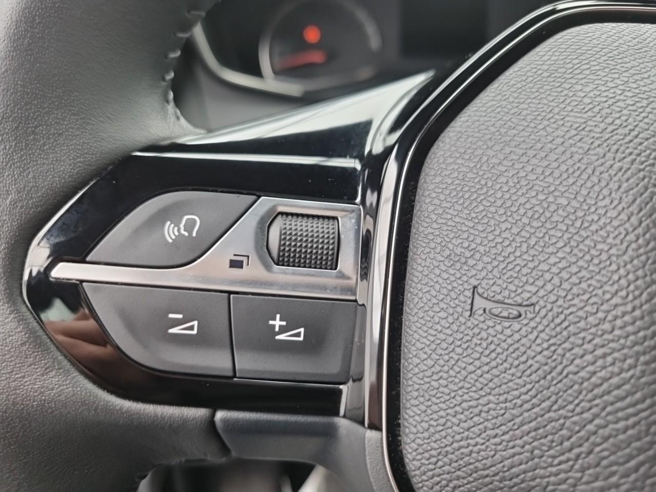Peugeot 2008 100 s&s bvm6 style — photo 23