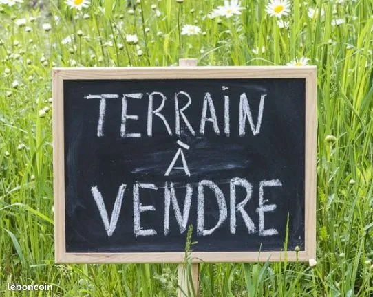 Terrain constructible 340m2 centre bourg Tiercé