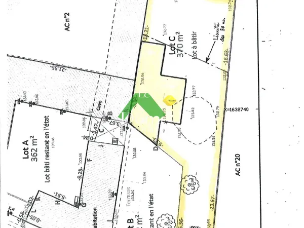 Terrain 370 m²