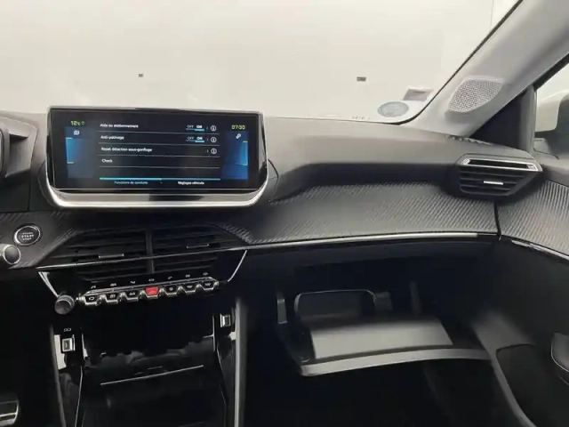 Peugeot 208 electrique 50 kwh 136ch — photo 5