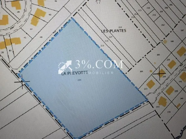 Terrain constructible de 16240 m2 à Damelevieres
