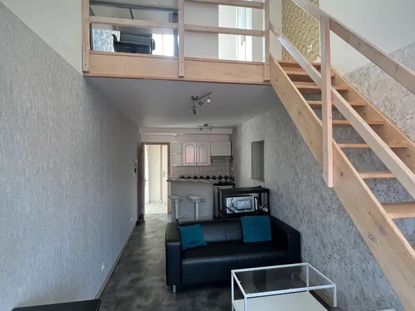 Loue appartement duplex meublé