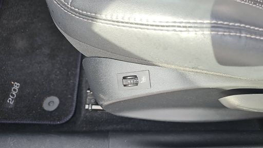 Peugeot 2008 1.2 PureTech 82 EAT6 - Active – 2017 – 151891 km – Essence – Boîte Automatique — photo 2