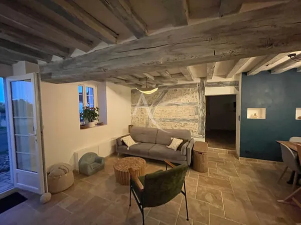 ? À VENDRE ? Charmante longère au calme, pleine de caractère ?