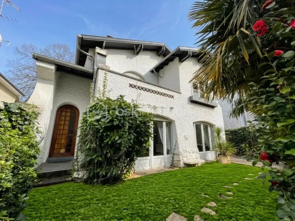 Maison 8 pièces 168 m²