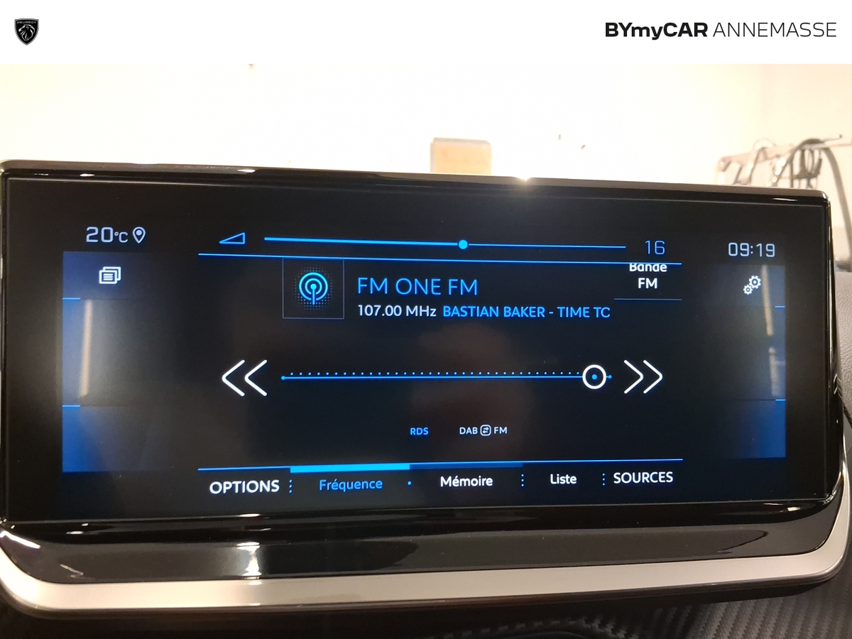 Peugeot 2008 PureTech 130 S&amp;S EAT8 — photo 22