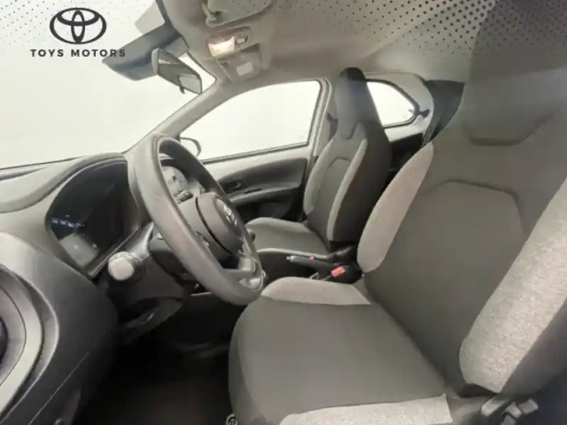 Toyota Aygo 1.0 s-cvt 72 dynamic — photo 11