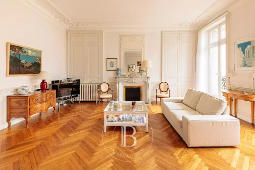 Appartement 8 pièces 193 m²