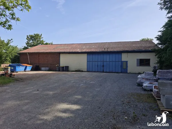 Local 580 m² Avesnes-les-Aubert