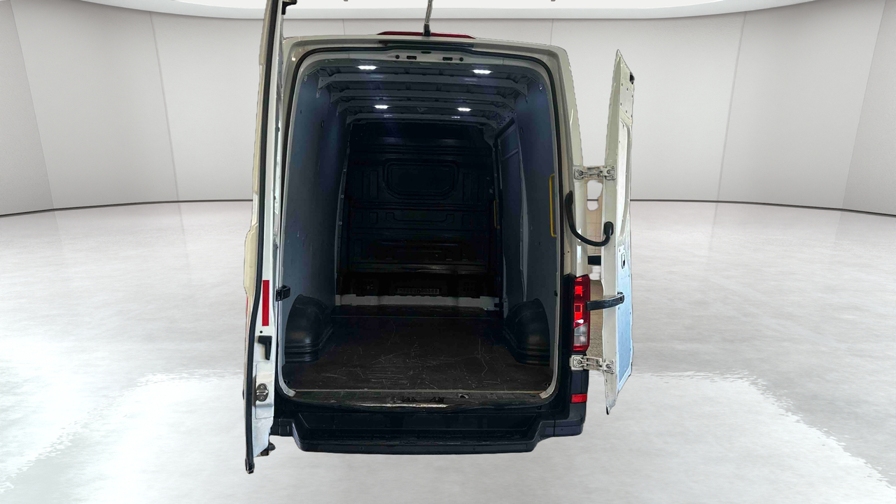 Volkswagen Utilitaires CRAFTER VAN 35 L3H3 2.0 TDI 140 CH — photo 12