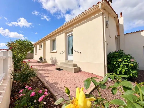 L'Aiguillon-sur-Vie - Maison de 4 chambres - Véranda et Garage