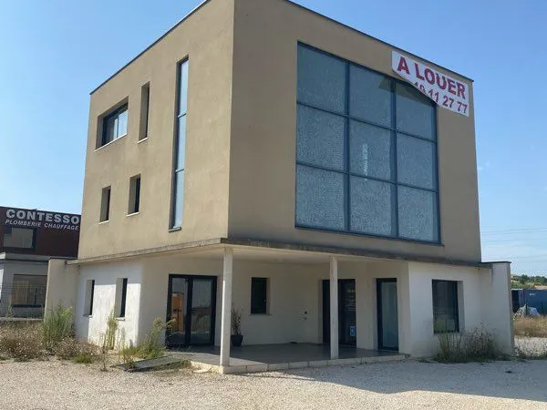 À louer bureau 130 m² zone artisanale de Vinobre