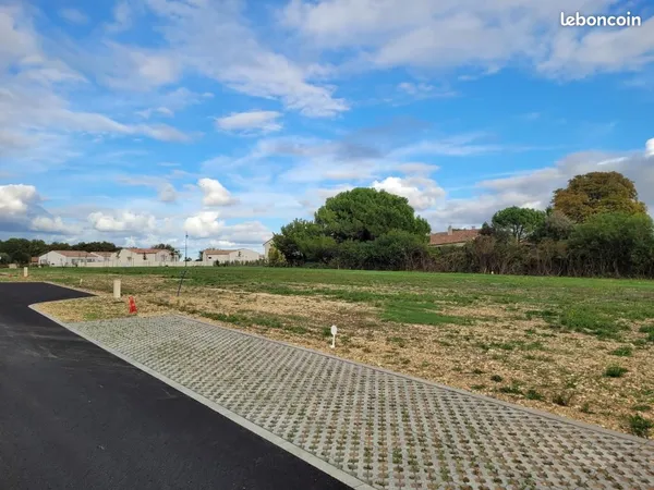 Terrain 672 m² Meursac