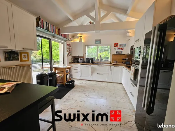 Propriété 9 pièces 250 m²
