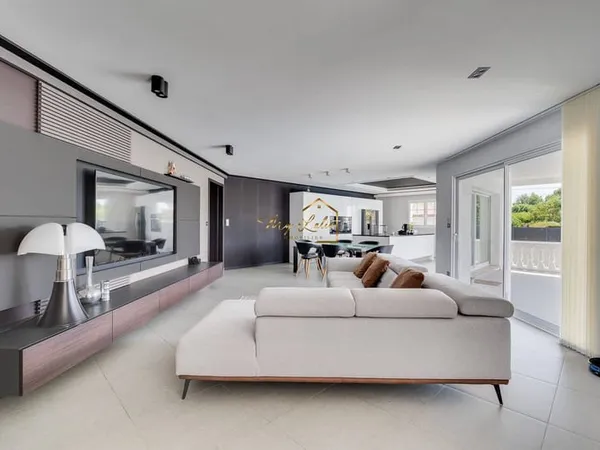 Maison 6 pièces 165 m²