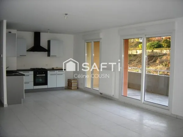 Venez découvrir ce bel appartement lumineux 3 pièces de 79m² avec balcon et place de parking souterr