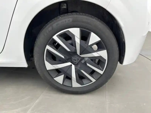 Peugeot 208 hybrid 100 e-dcs6 — photo 13