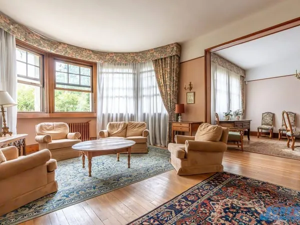 Maison 10 pièces 240 m²