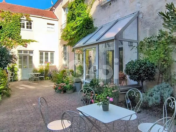 Maison 10 pièces 360 m²