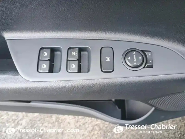 Kia Stonic 1.0 t-gdi 100 ch dct7 active — photo 20
