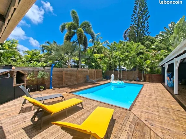Villa avec piscine et logements indépendants