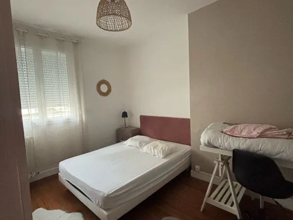 Loue chambre meublee
