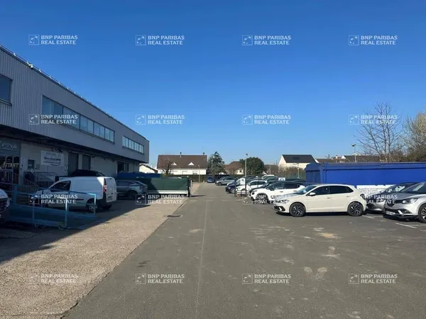 Local d'activité 2827 m²