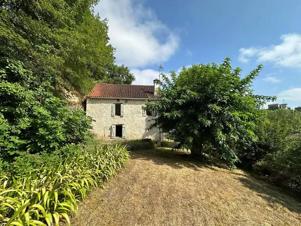 Maison avec jardin et vue sur la vallée à Roquecor