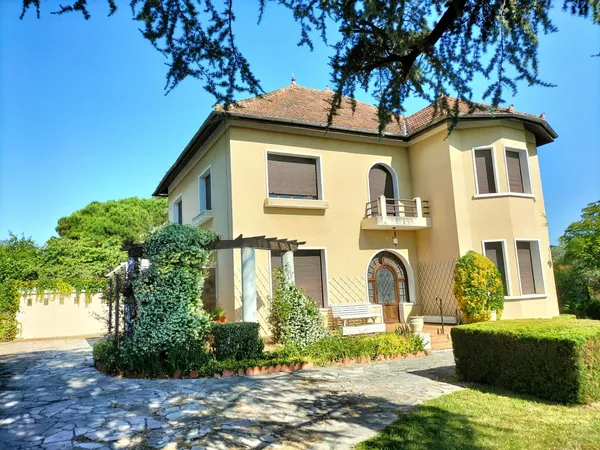 Vends maison 216m² au coeur du Gers, proche Abbaye de Boulaur