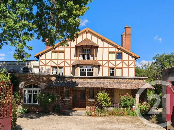 Maison 9 pièces 347 m²