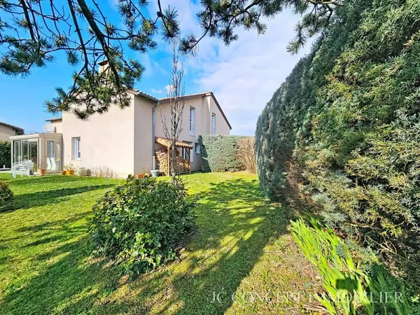 Maison d'architecte au calme 165 m² + garage 38 m²
