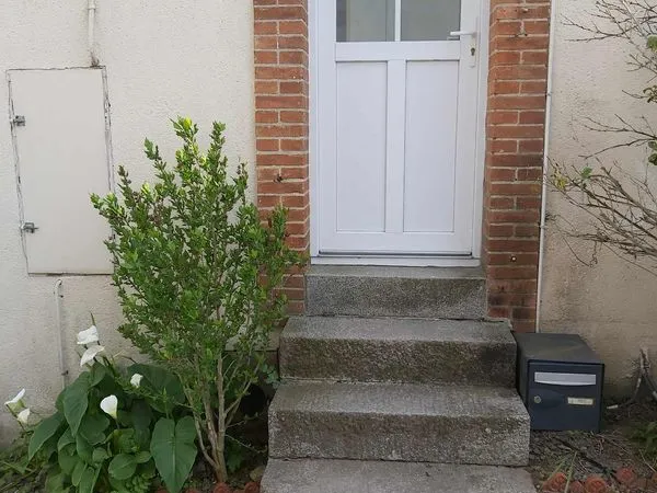 🏡 À LOUER - Studio meublé de 17 m² avec dépendance - 450 CC