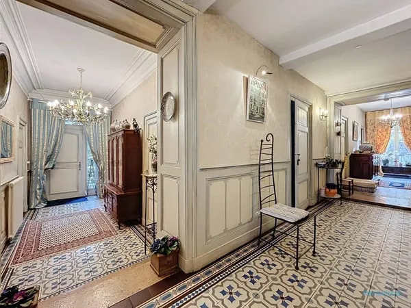 Maison 7 pièces 250 m²