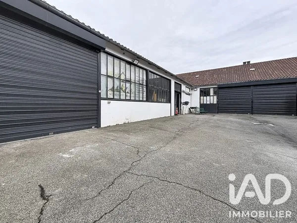 Local commercial 3 pièces 676 m²