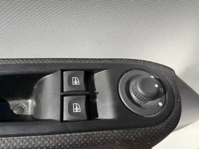 Renault Twingo iii sl limited sce 65 — photo 26