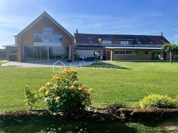 Maison 14 pièces 700 m²