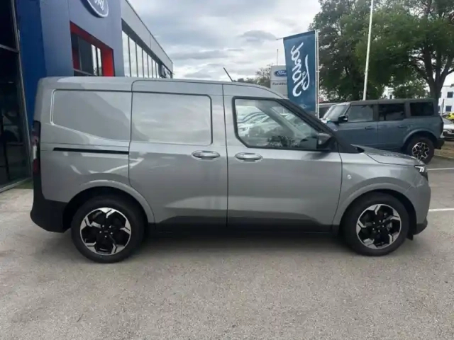 Ford Transit Courier electrique 100 kw 136ch limited — photo 14