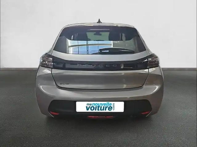 Peugeot 208 turbo 100 ch bvm6 — photo 5