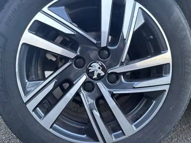 Peugeot 208 puretech 100 s&amp;s bvm6 — photo 9